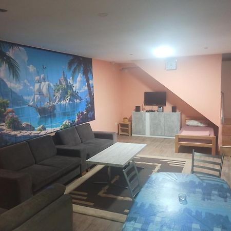 Red Apartman Требинье Экстерьер фото