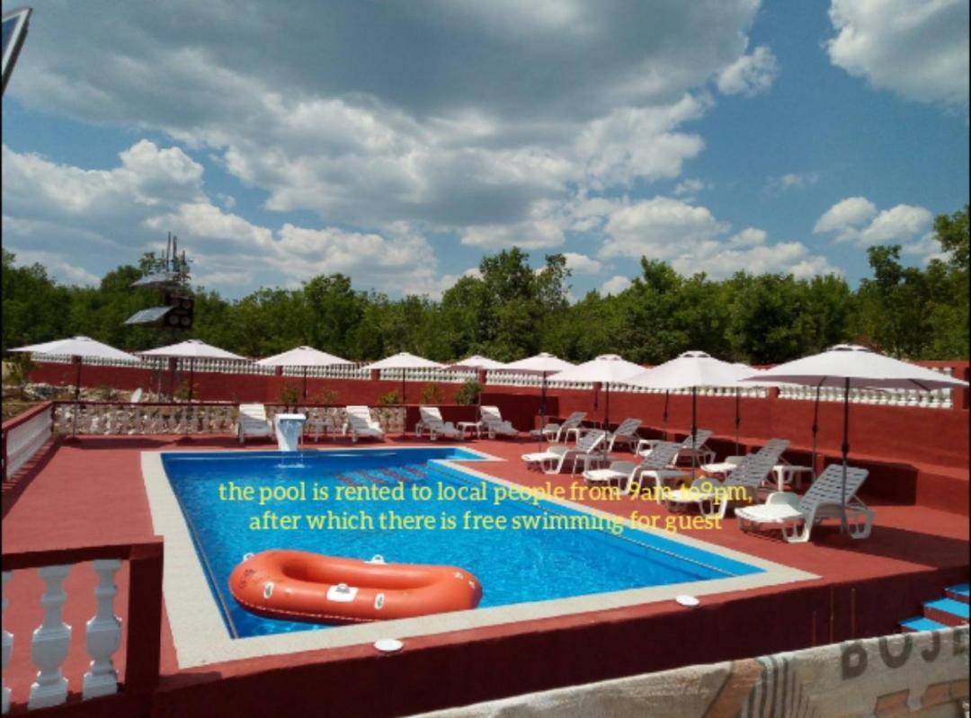 Red Apartman Требинье Экстерьер фото