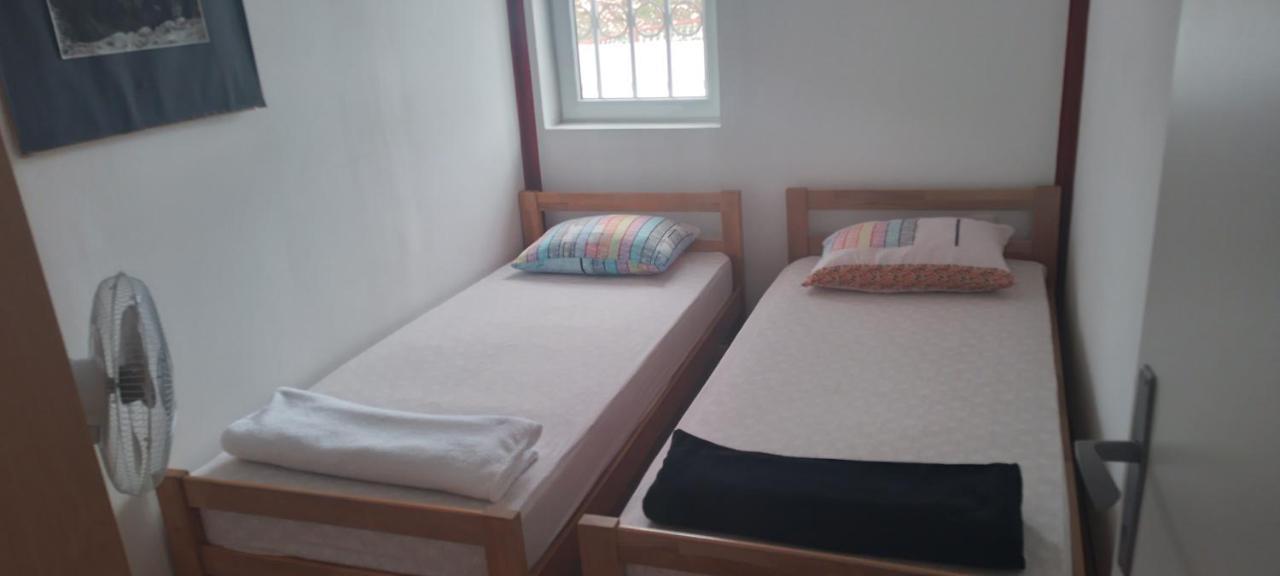 Red Apartman Требинье Экстерьер фото