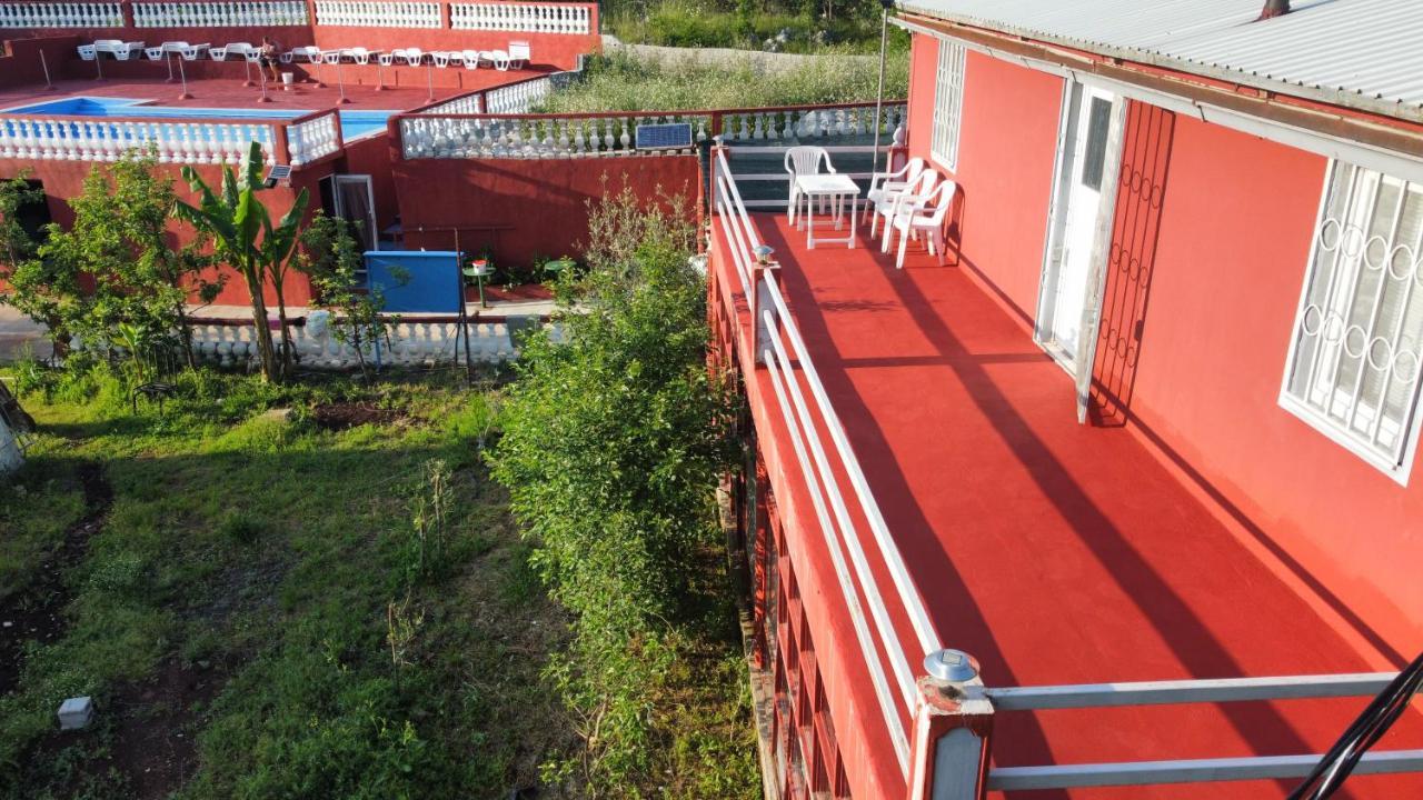 Red Apartman Требинье Экстерьер фото