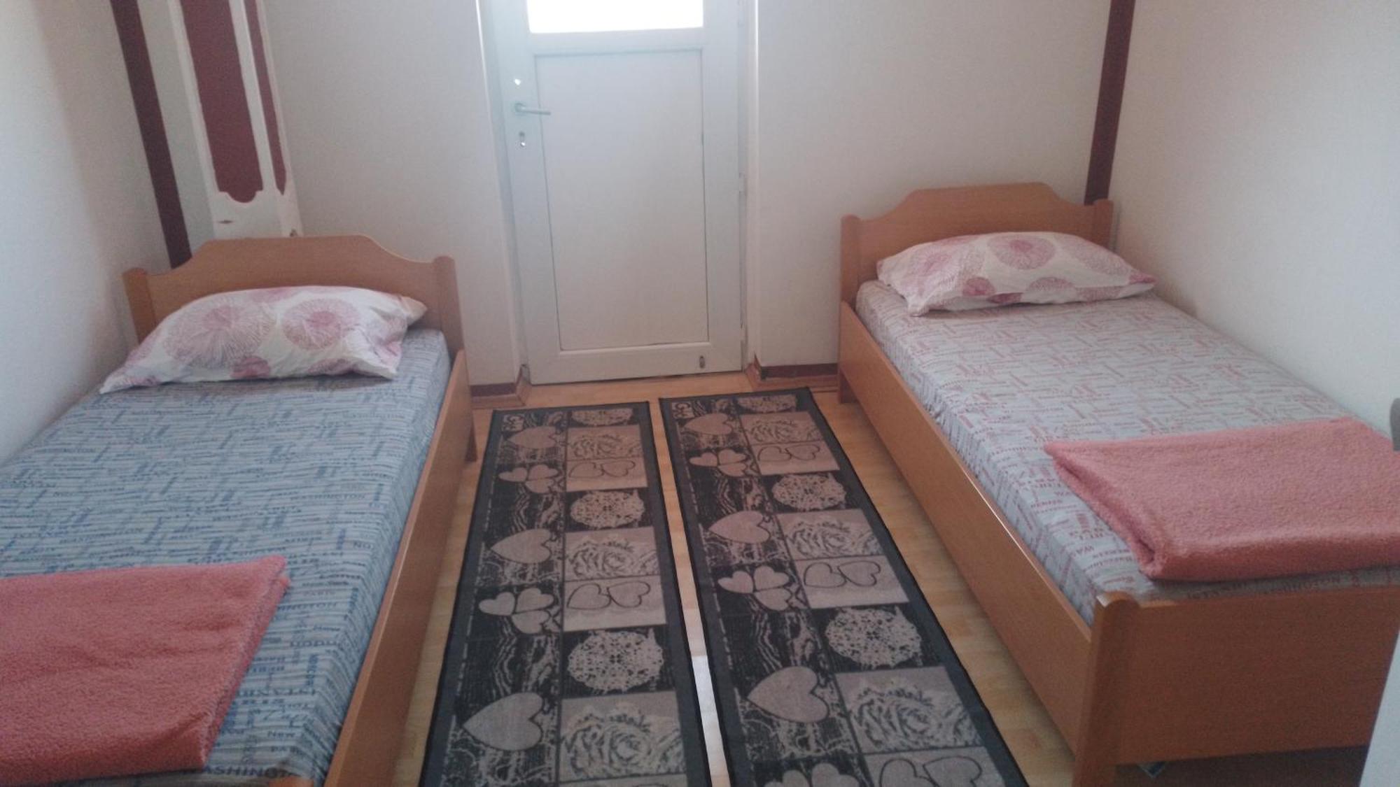 Red Apartman Требинье Экстерьер фото