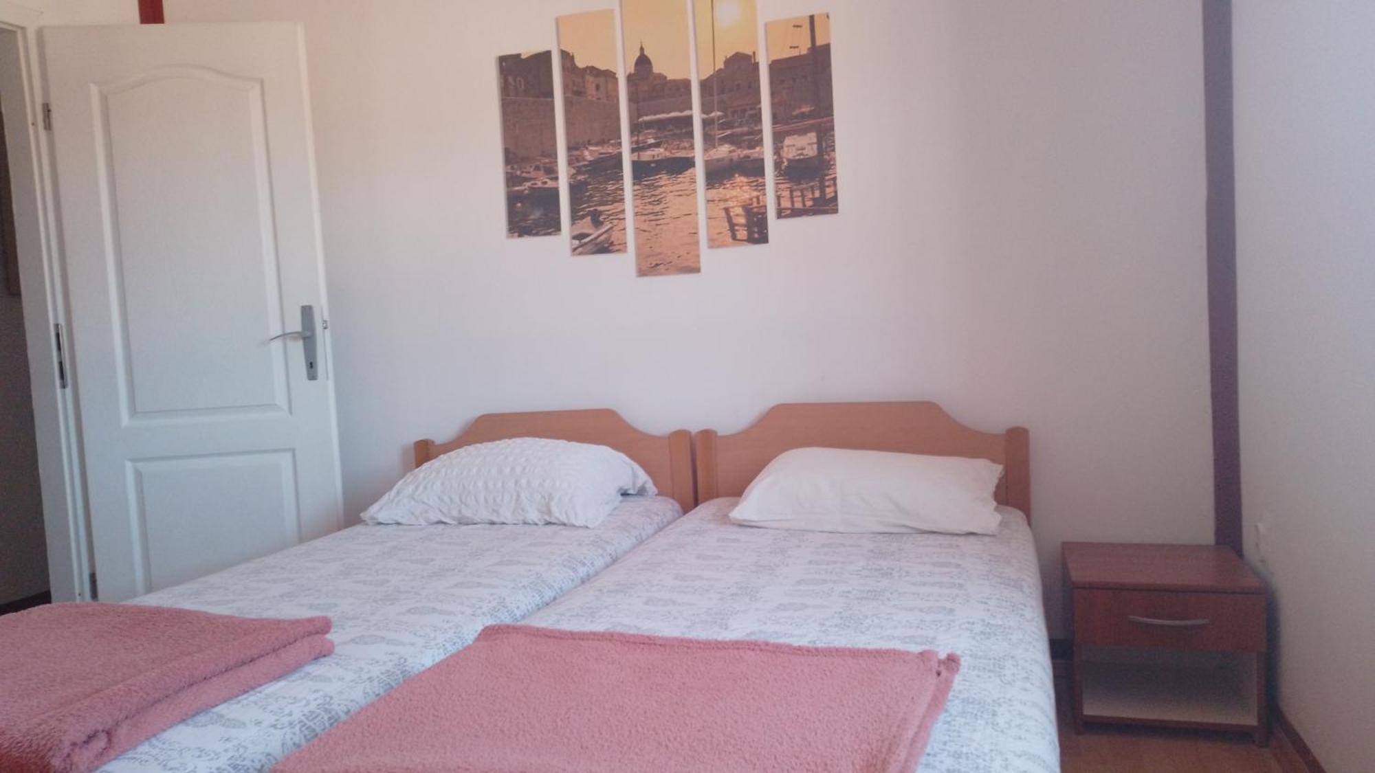 Red Apartman Требинье Экстерьер фото