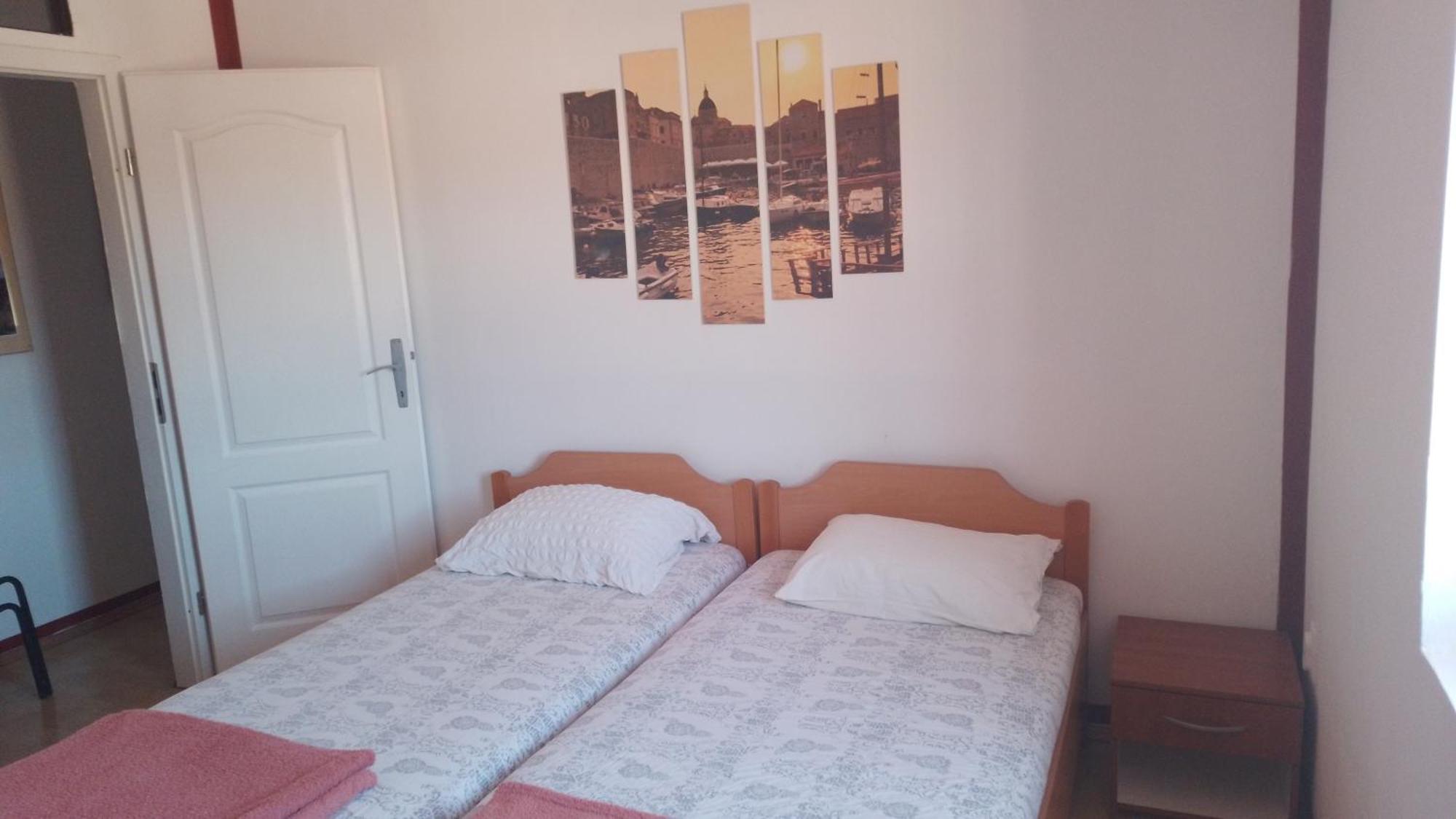 Red Apartman Требинье Экстерьер фото